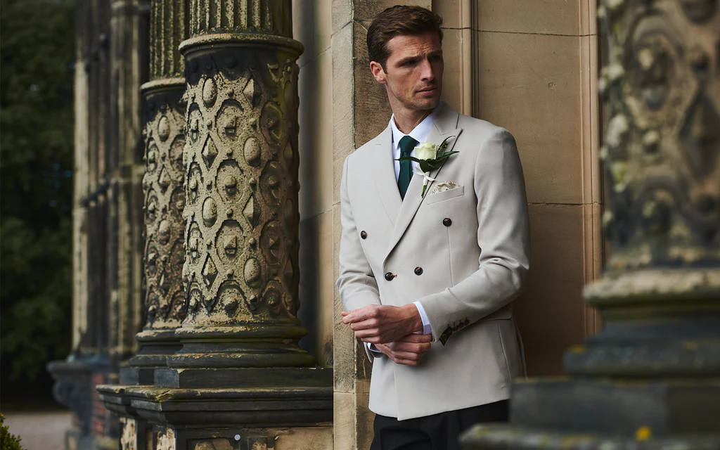 Choosing the Right Men’s Wedding Suit for a Modern UK Ceremony