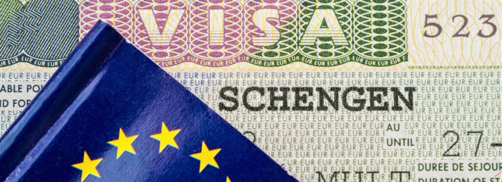 The Ultimate Guide to the Schengen 90/180 Rule: How to Calculate Your Stay and Avoid Penalties